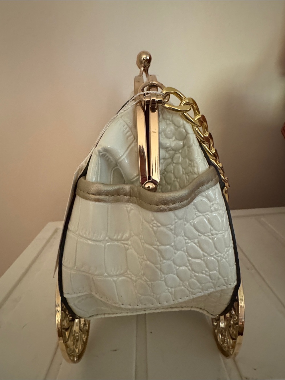 White Embellished Carriage purse with Gold Chain Detail and shoulder strap - Picture 4 of 7
